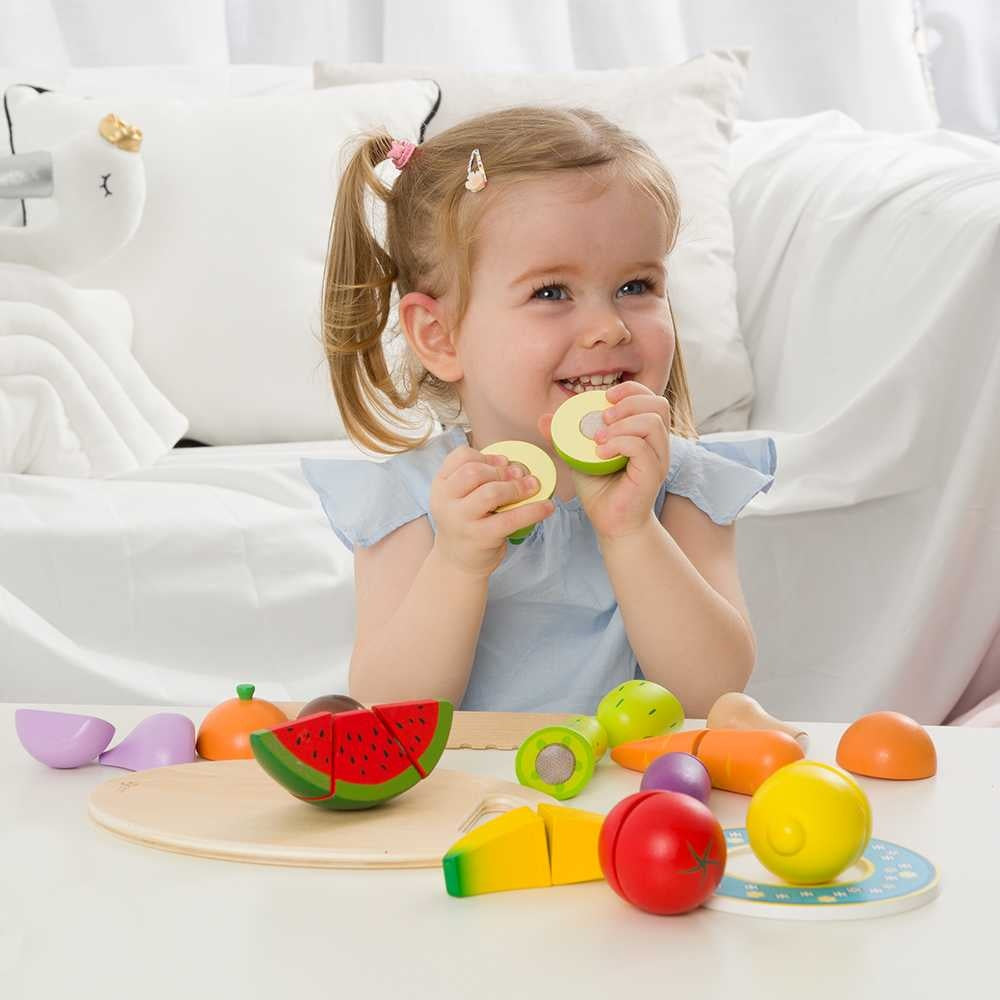 Cutting Fruit Pretend & Play